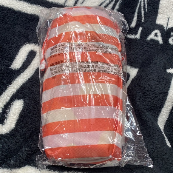 Kate Spade, New York picnic sheet - Picture 4 of 4